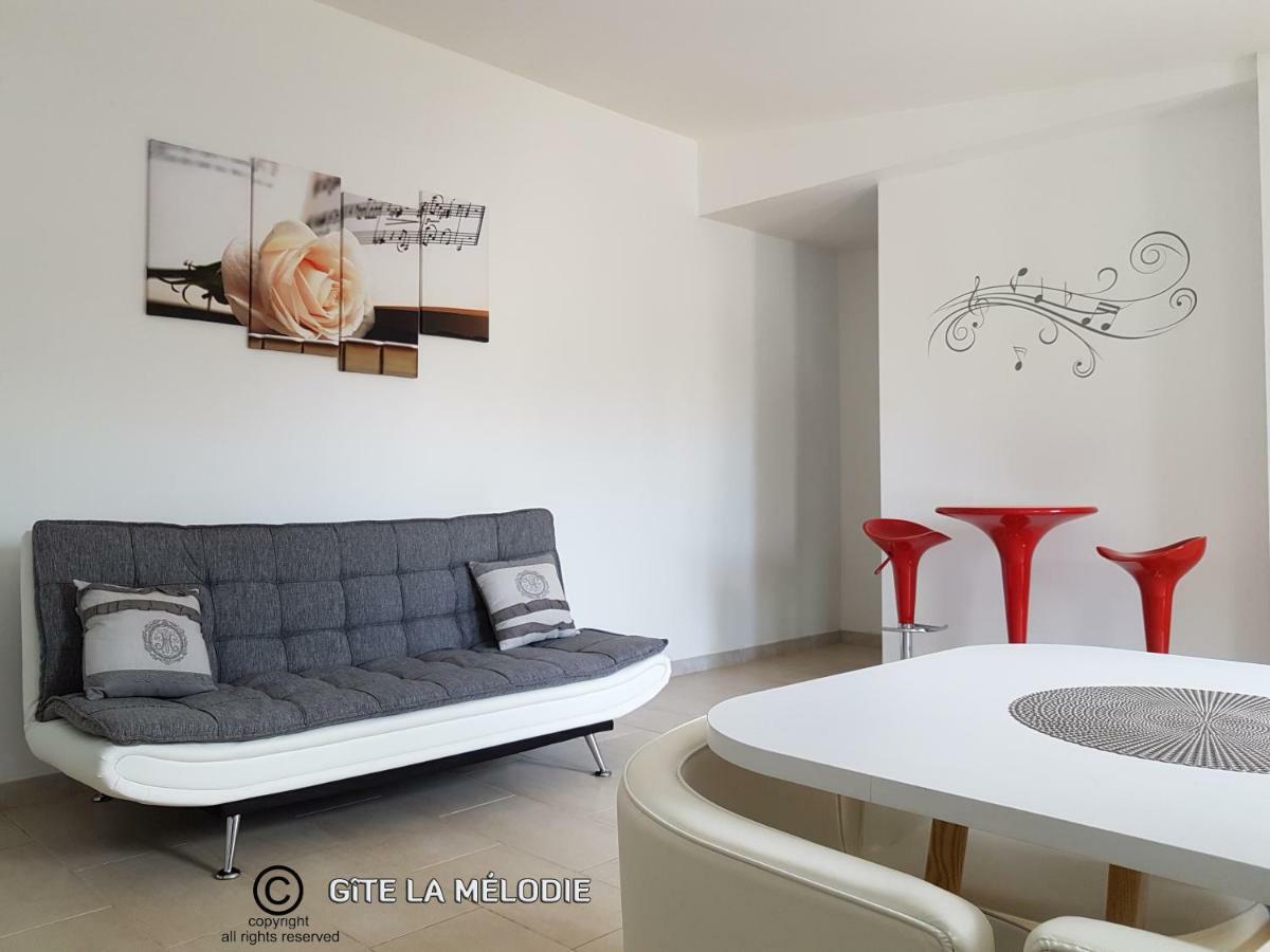 Gite La Melodie Longueville  Bagian luar foto